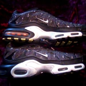 NIKE AIR FORCE MAX PLUS